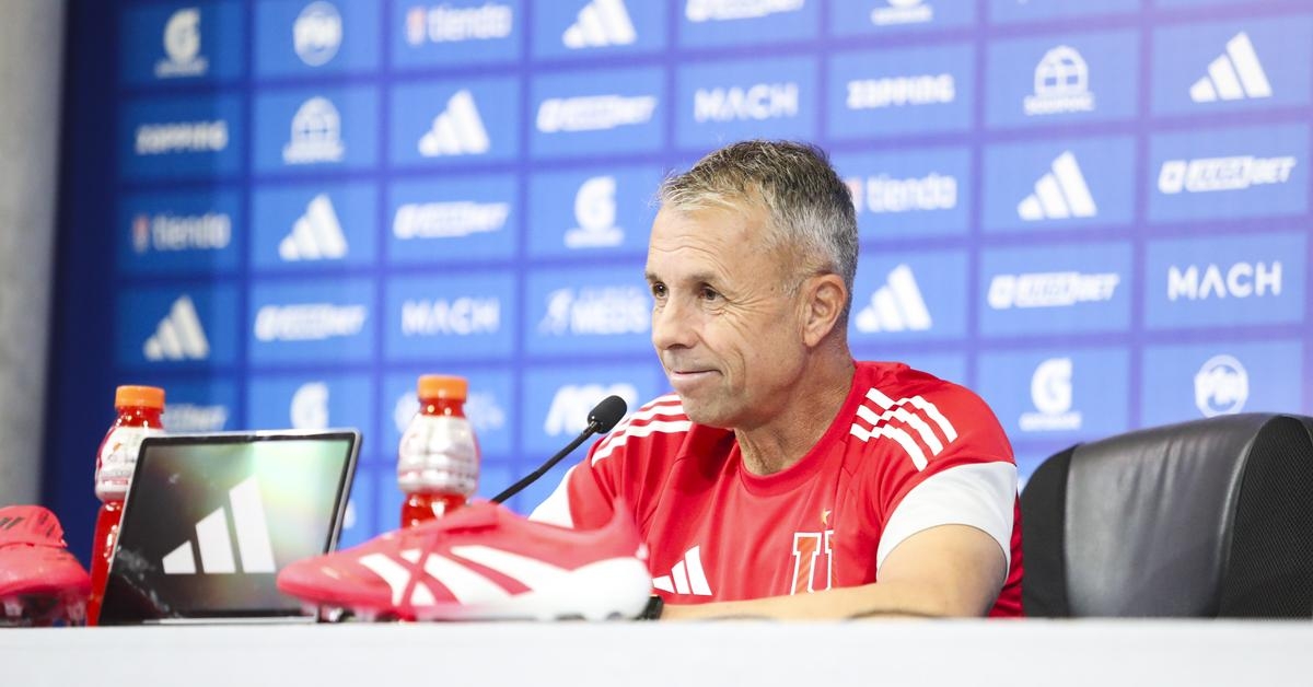 Gustavo Álvarez y el duelo con Everton: “Tienen un muy buen plantel, el partido es muy importante”