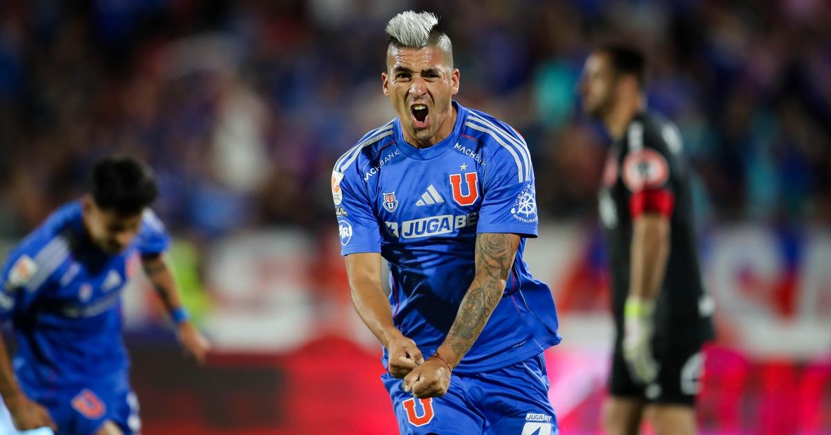 100 partidos juntos: las cifras de Leandro Fernández en la U