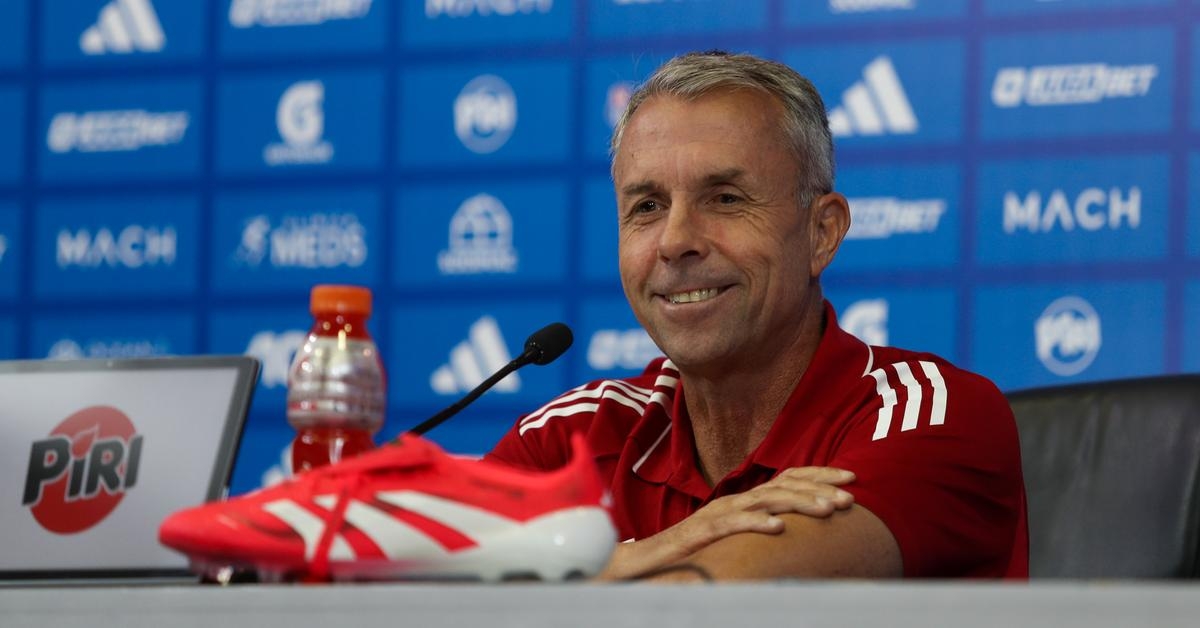 Gustavo Álvarez y el armado del equipo: “Siempre se compite por un lugar, sea cual sea el resultado”