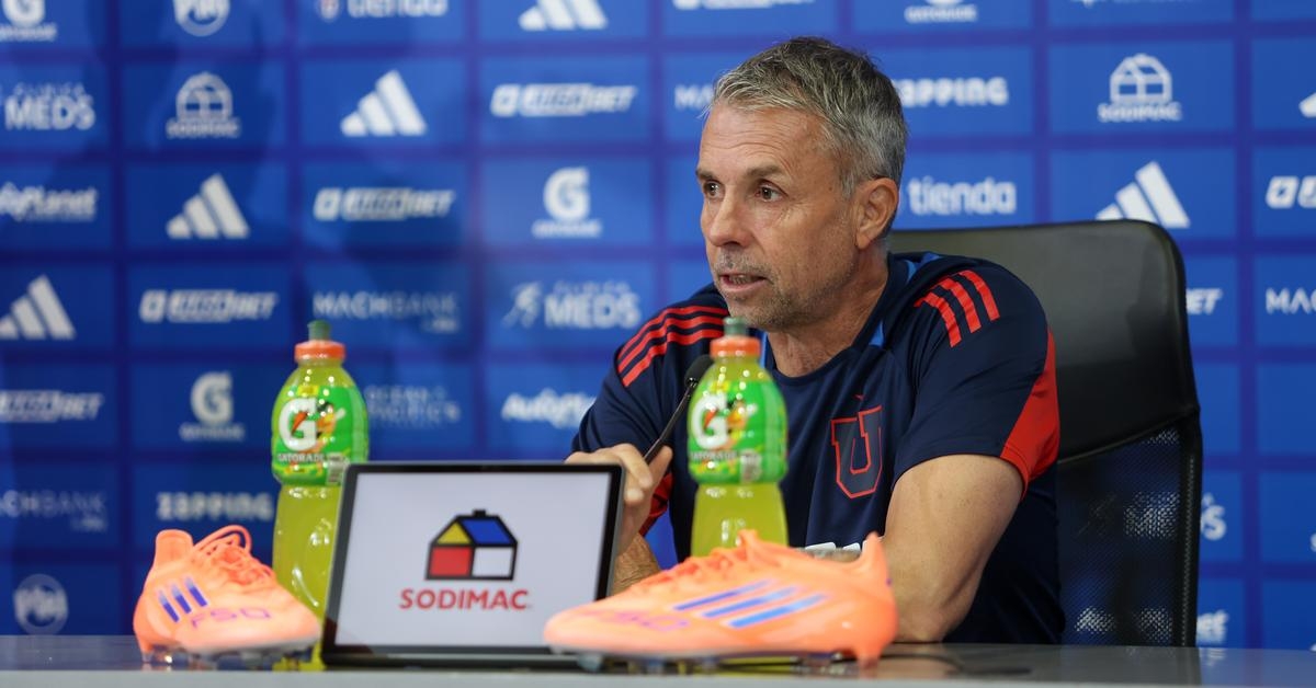 Gustavo Álvarez y duelo con Palestino: “Esperamos controlar el trámite y tener más acciones de ataque”